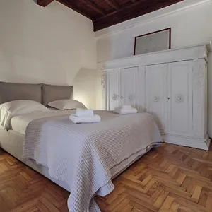 Enchanting With Patio, Lungarno Florence